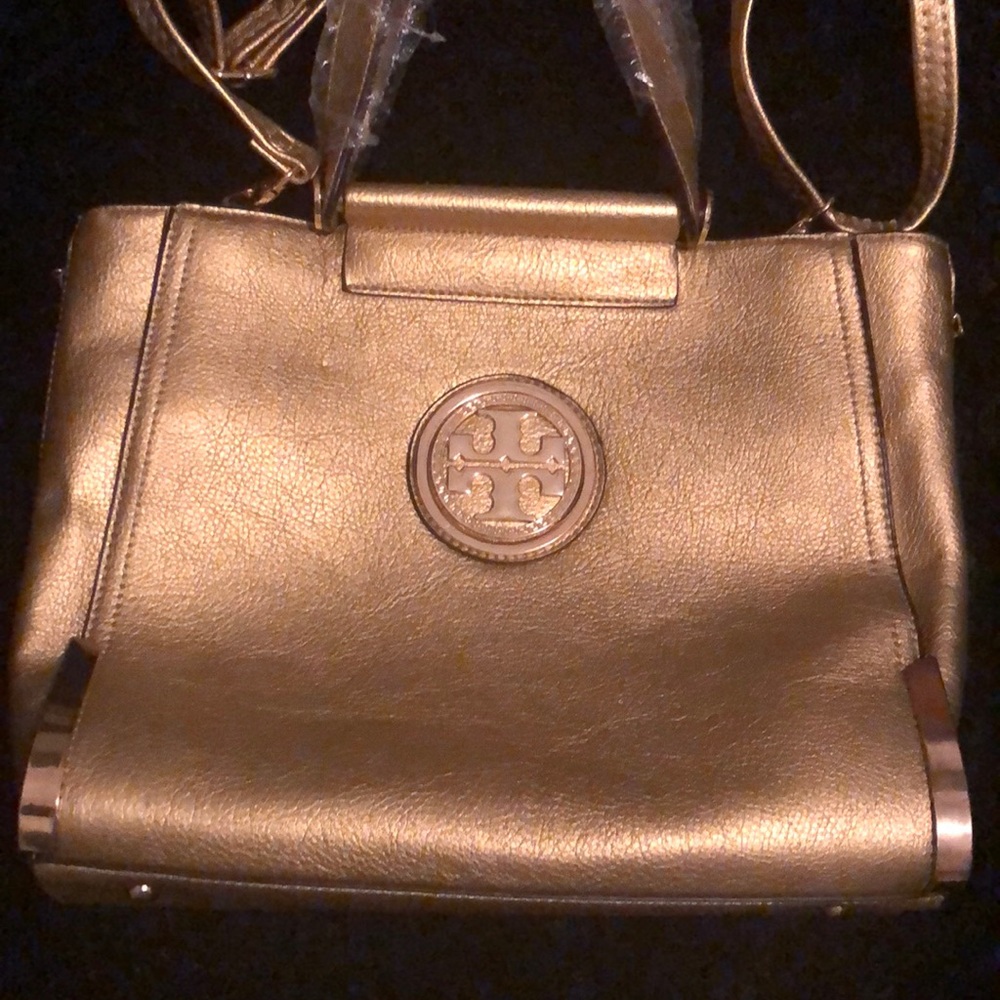 New! Tory Burch handbag Gold with gold emblem
